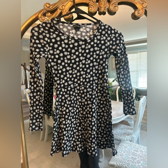 Art Class Girls Dress Bundle Size M (7/8) | Floral & Daisy | Target - Picture 2 of 5